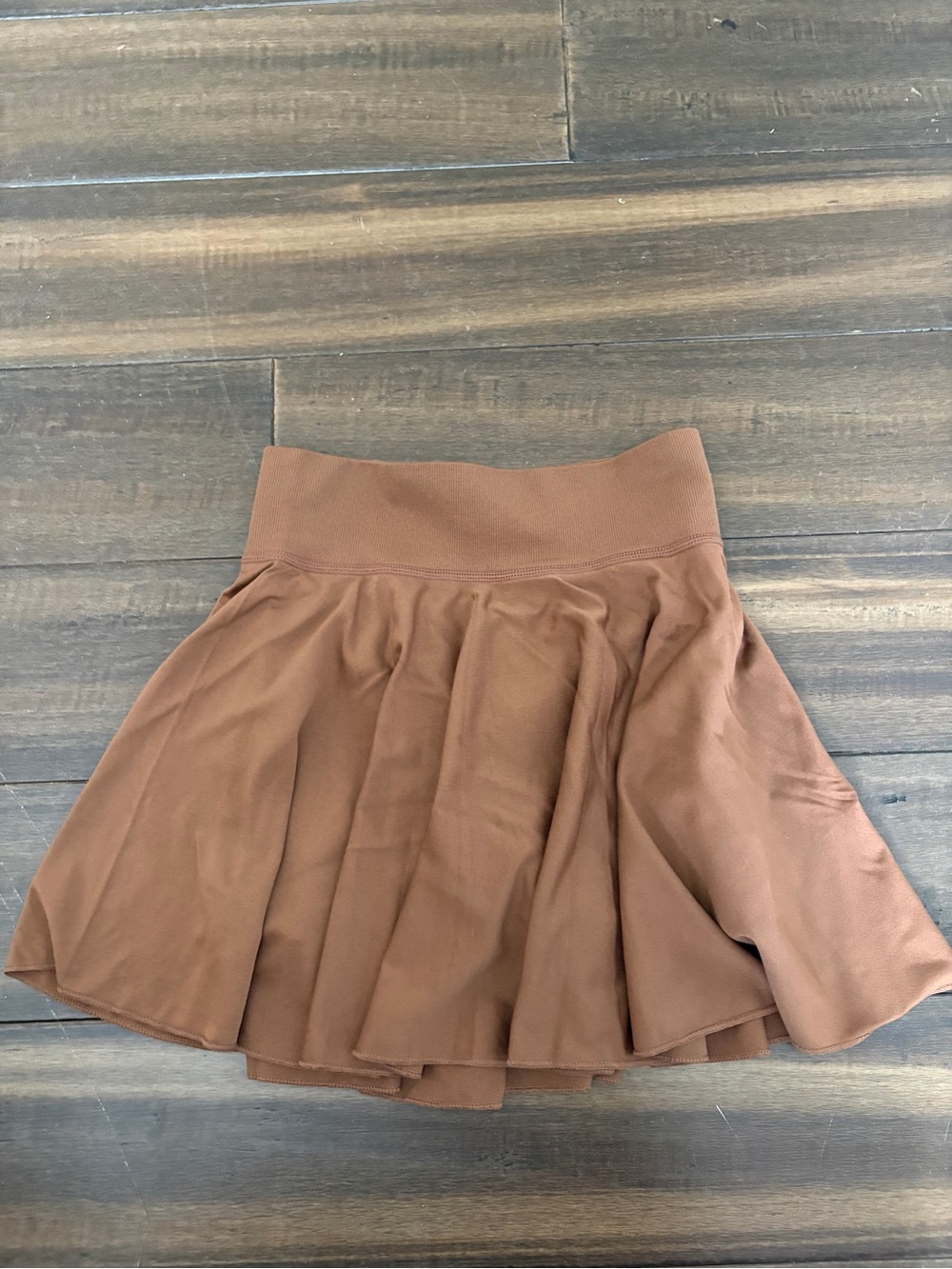 NWOT Sz S OQQ Brown Flowy Pleat-like Athletic Athleisure Mini Skort, Stretchy